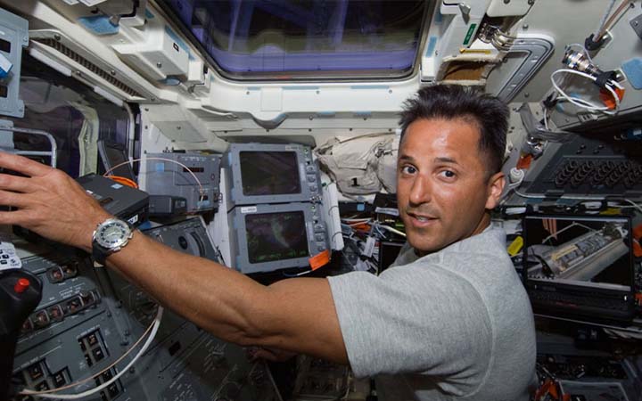 বাংলাদেশ সফরে আসছেন নাসার প্রধান নভোচারী